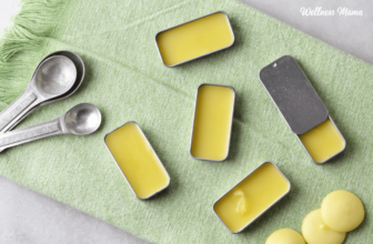 Cómo hacer una receta de bálsamo labial natural